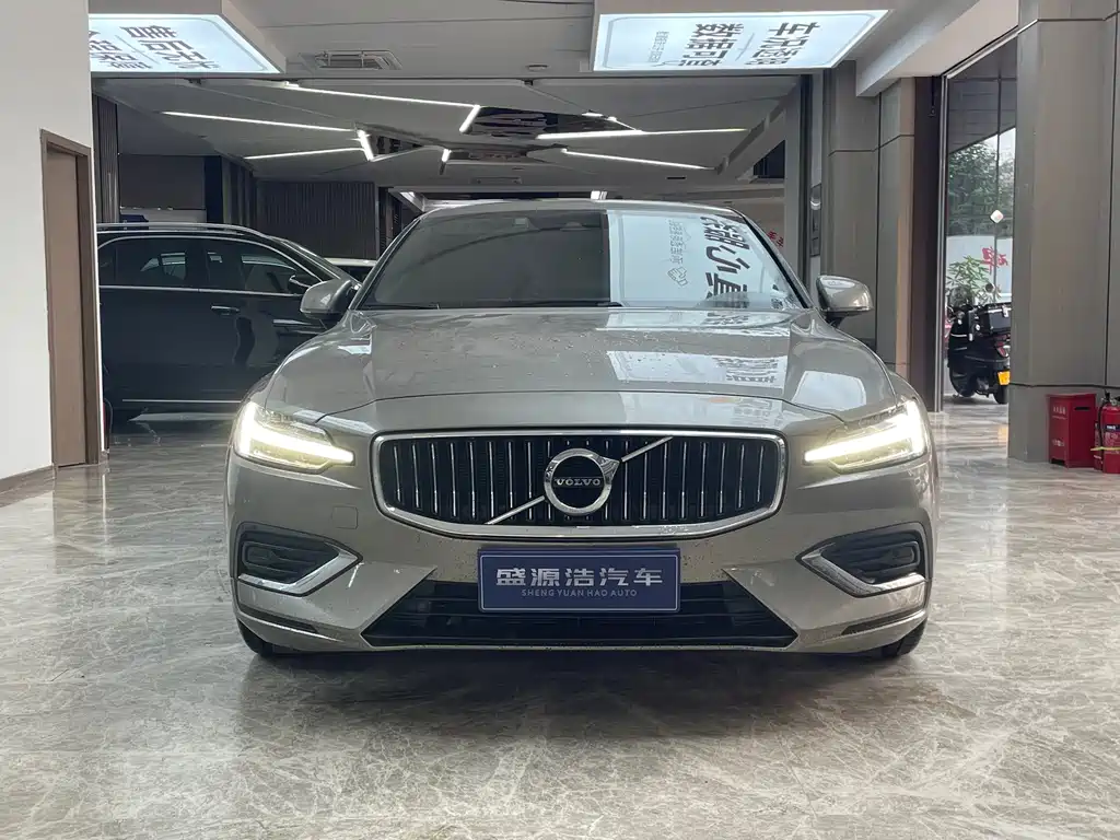 Volvo S60 — миниатюра 2