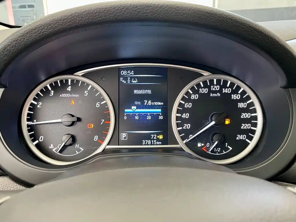Nissan Tiida — миниатюра 13