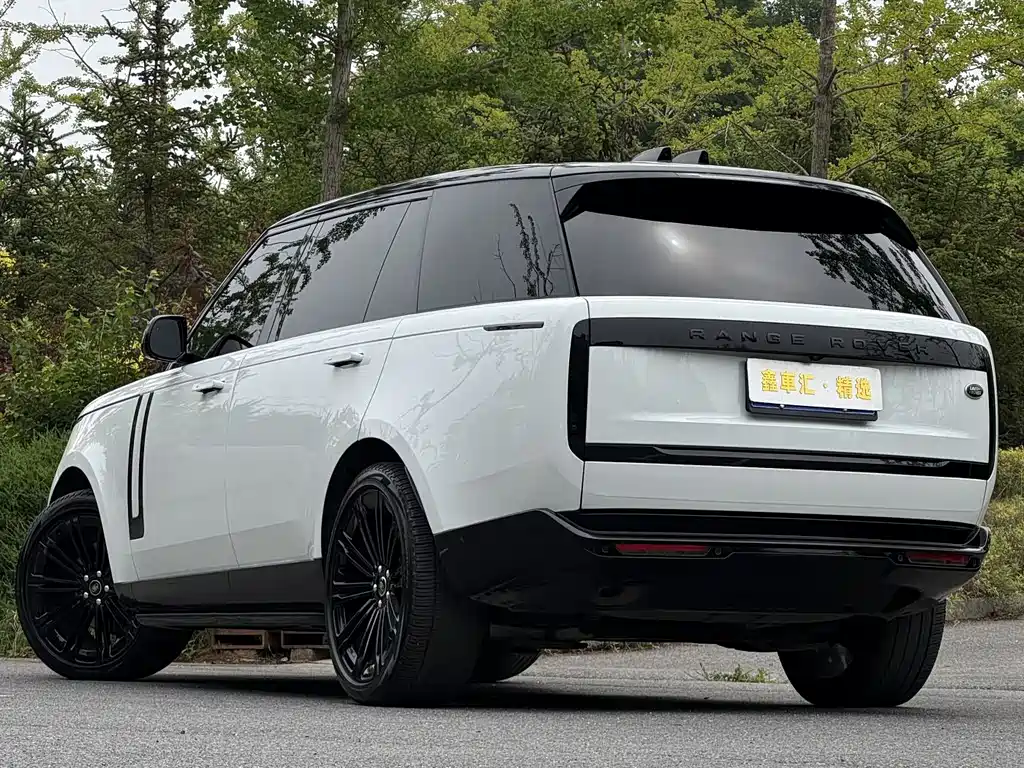Land Rover Range Rover 2023 3.0 L6 400PS мест Long Wheelbase
