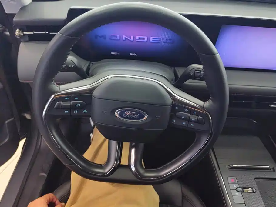 Ford Mondeo — миниатюра 15