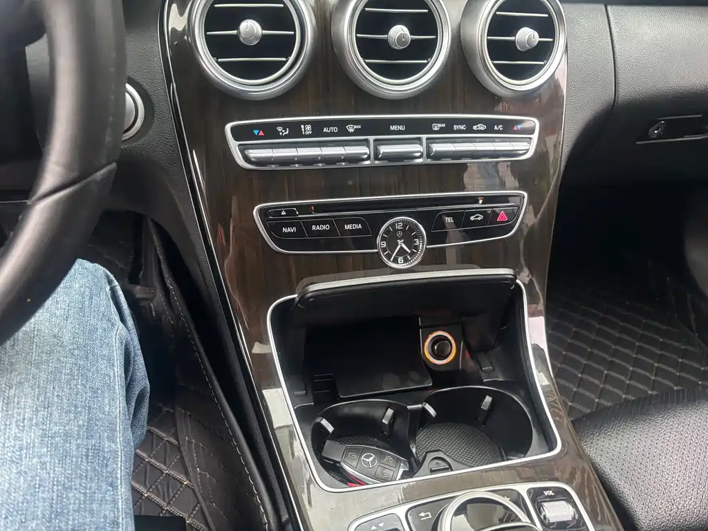 Mercedes-Benz C-Class — миниатюра 10