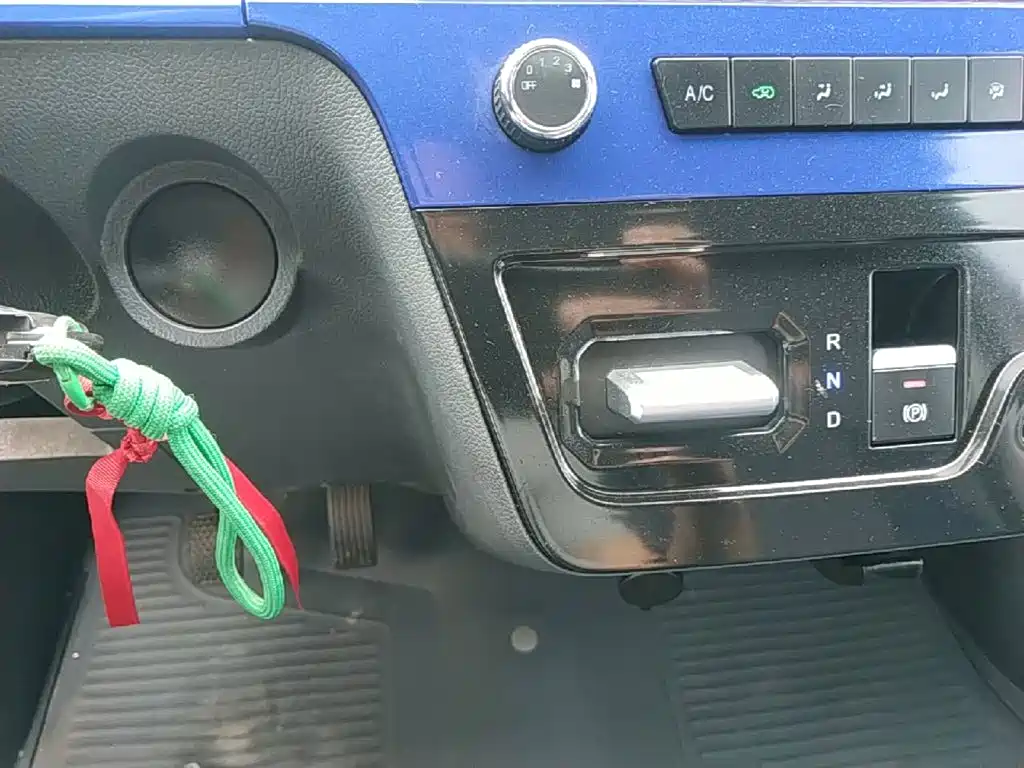 Dongfeng EM27 — миниатюра 14