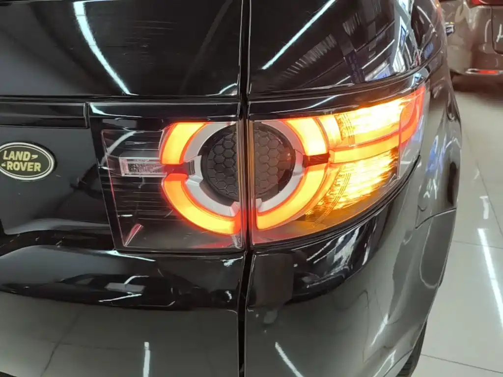 Land Rover Discovery Sport — миниатюра 8