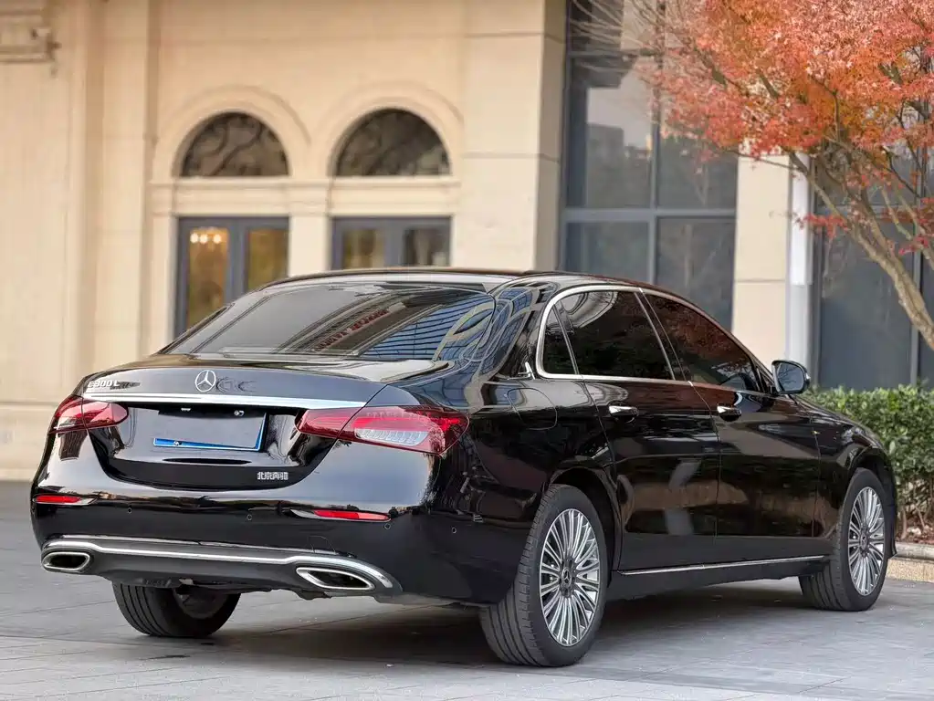 Mercedes-Benz E-Class — миниатюра 10