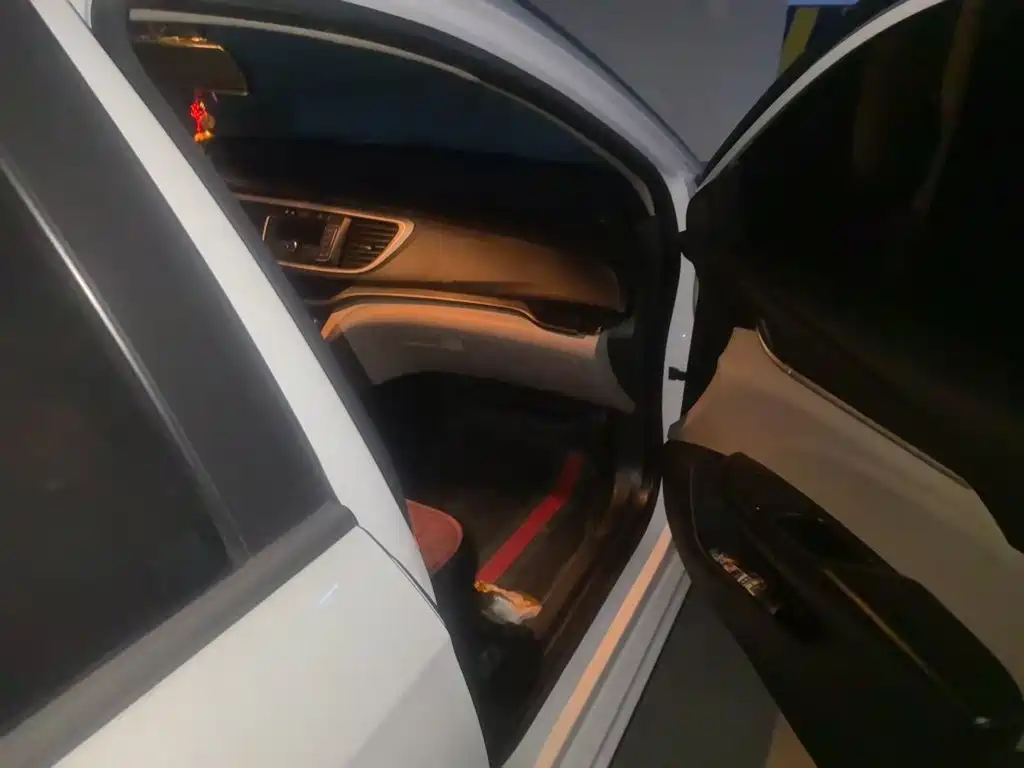 Buick Excelle — миниатюра 19