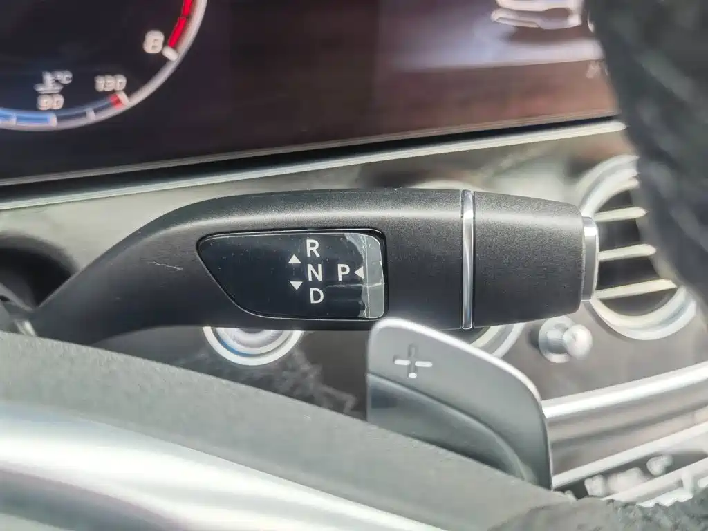 Mercedes-Benz E-Class — миниатюра 12