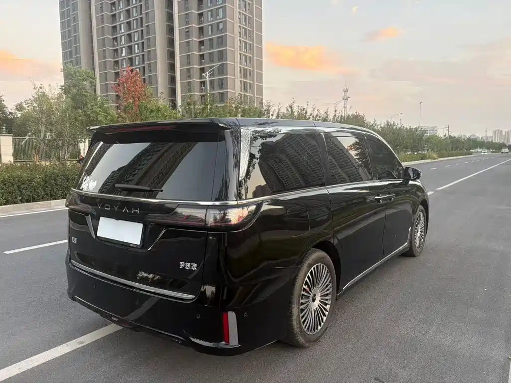 VOYAH Dreamer — миниатюра 9