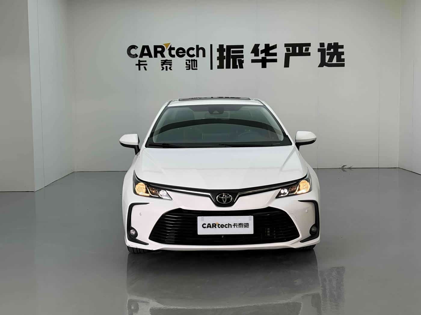Toyota Corolla 1.2 л 2022 г. Белый, пробег 32000 км