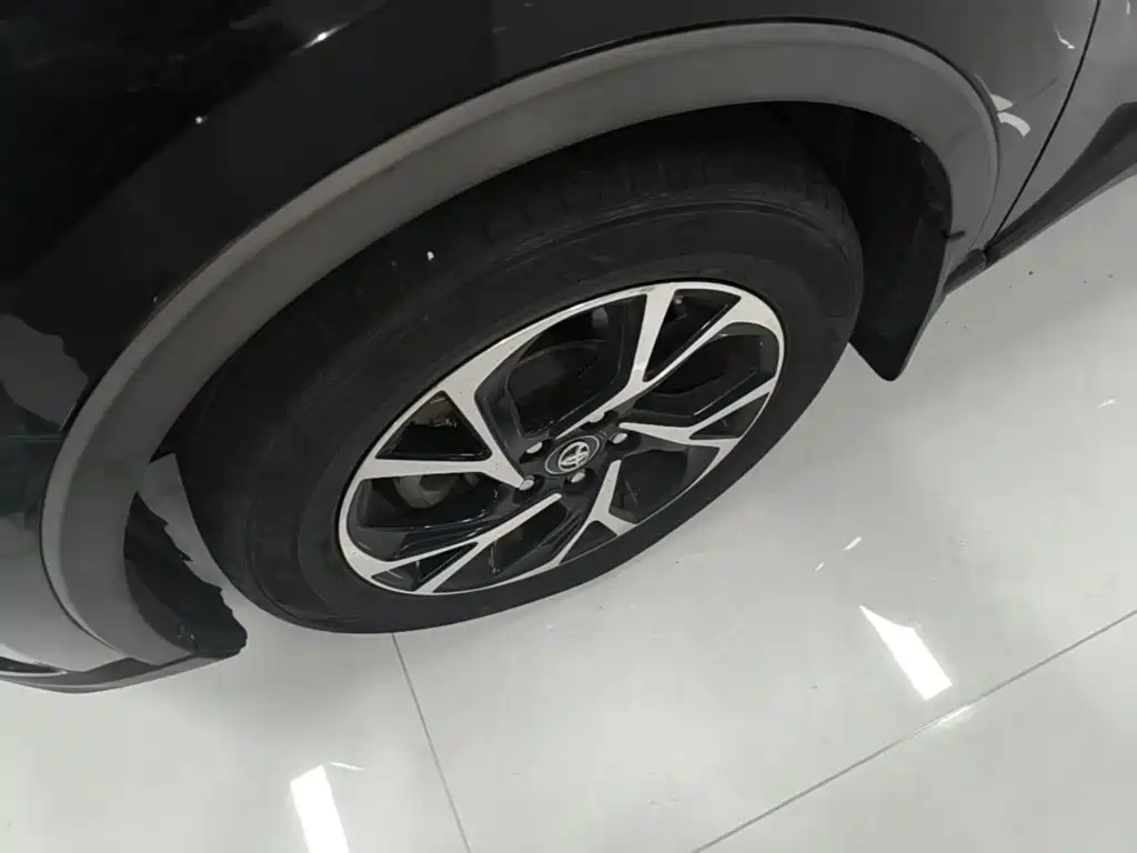 Toyota C-HR — миниатюра 23