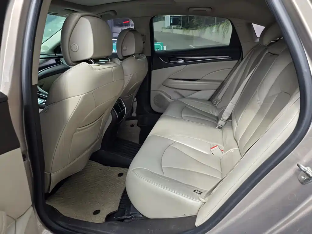 Buick LaCrosse — миниатюра 6