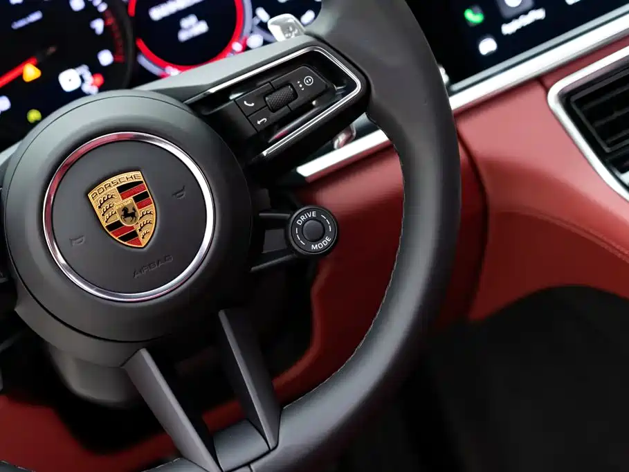 Porsche Panamera 2023 — фото 23