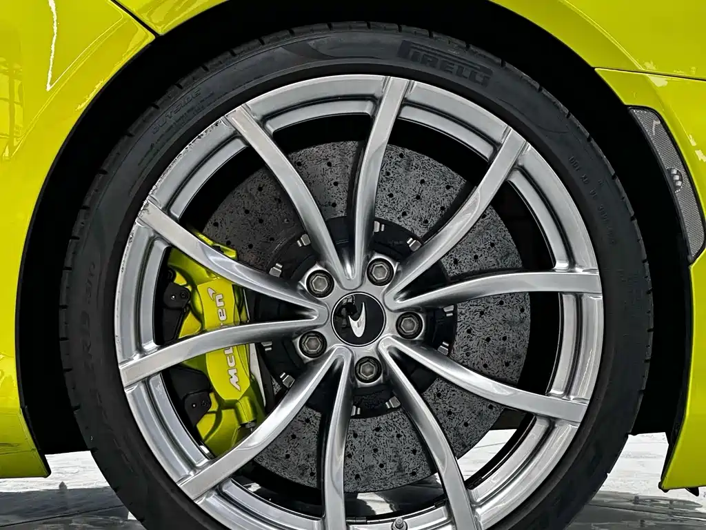 McLaren Artura — миниатюра 12
