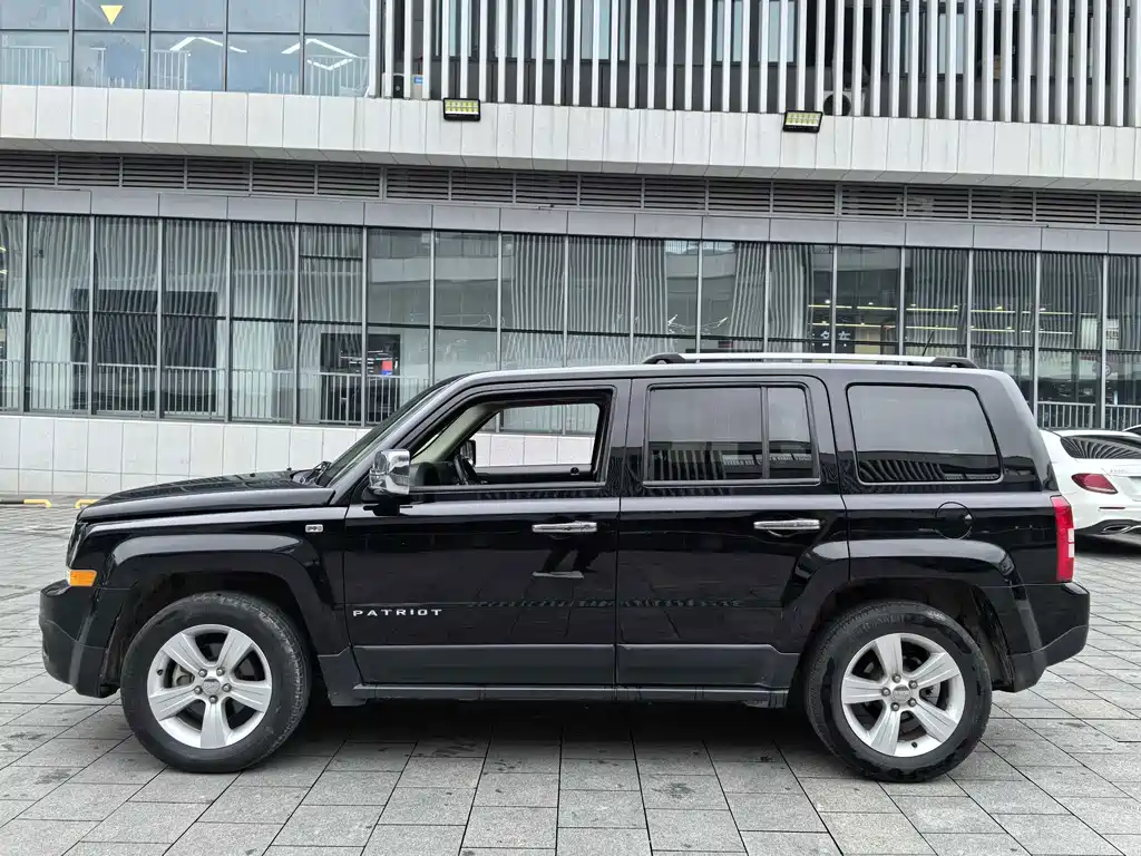 Jeep Patriot — миниатюра 4