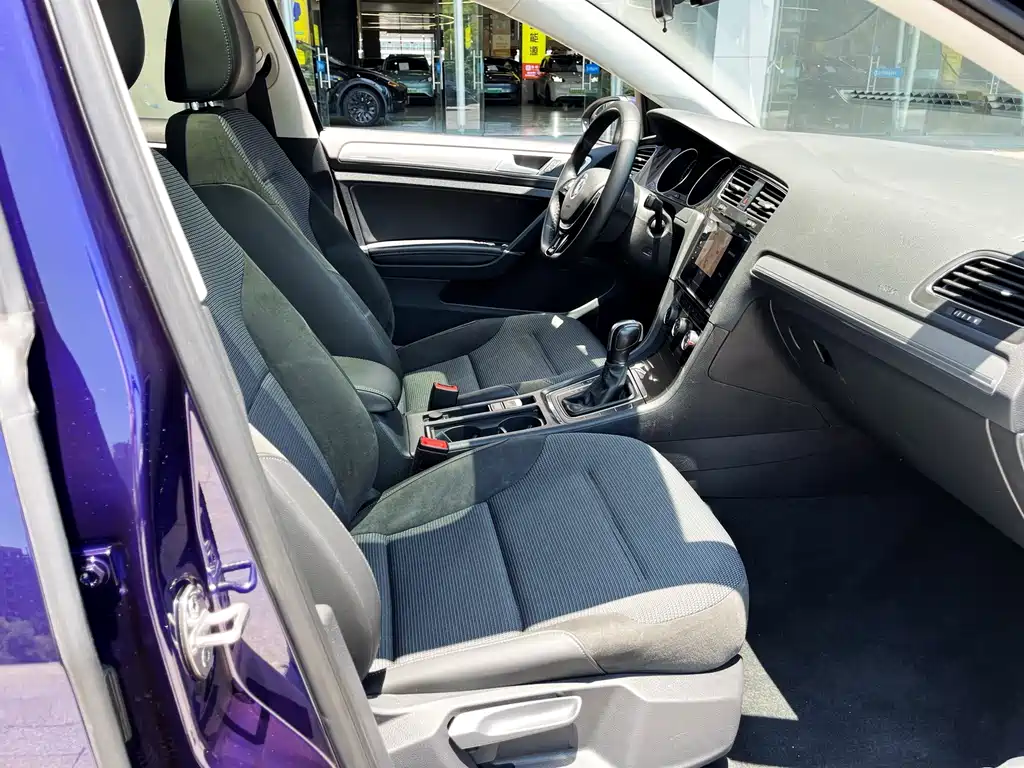 Volkswagen Golf — миниатюра 9