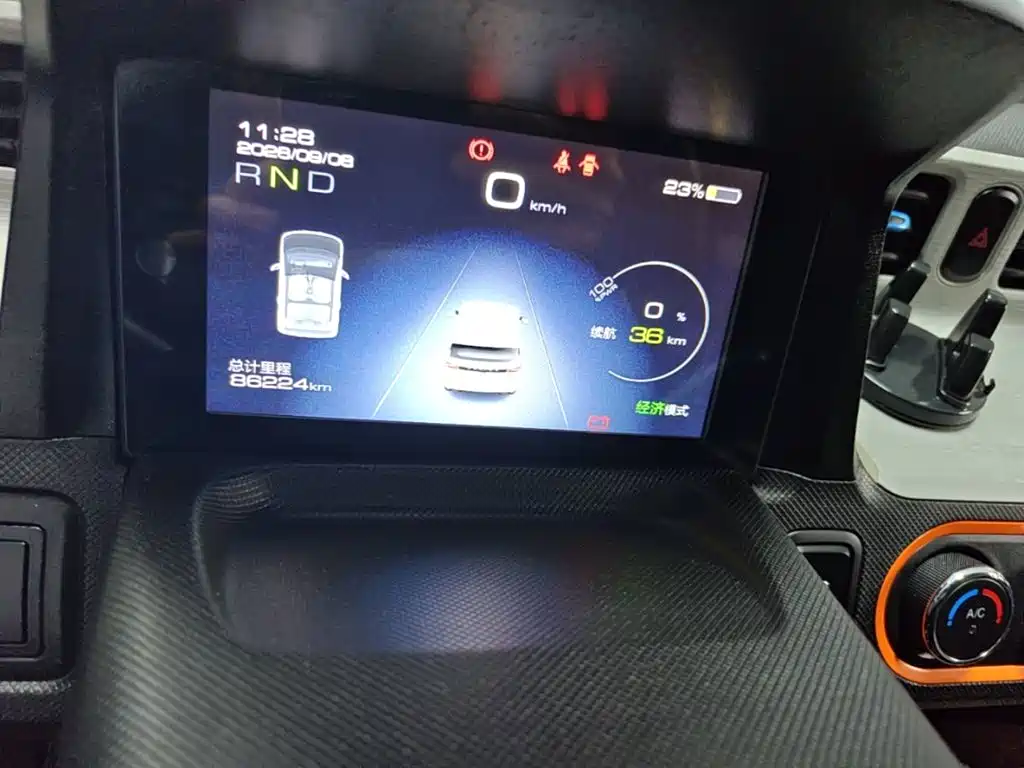 Wuling MINIEV — миниатюра 8