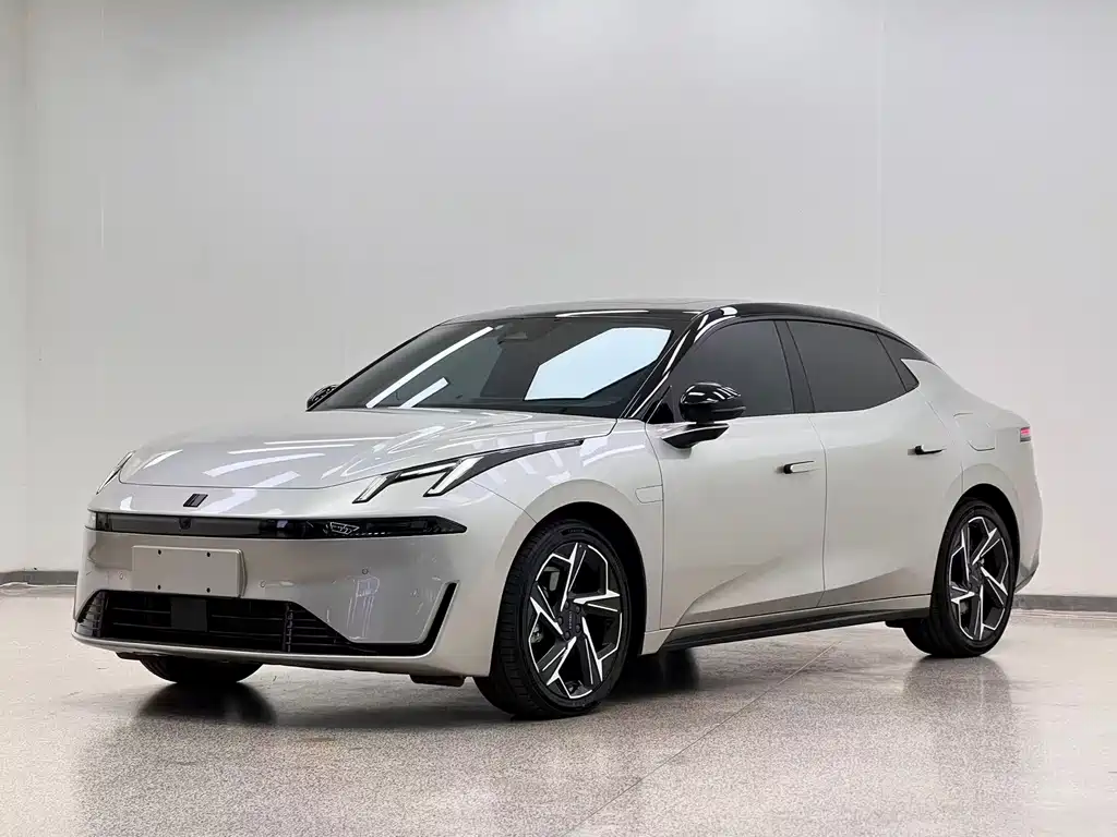 Lynk & Co 07 EM-P