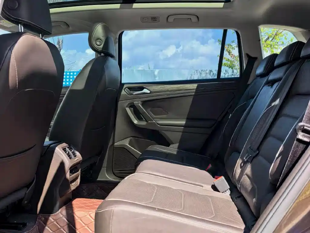 Volkswagen Tiguan L — миниатюра 7