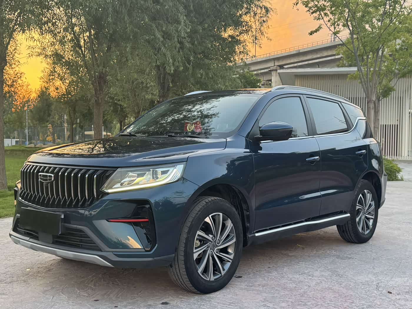 Geely Emgrand X6 1.4 л 2022 г. Голубой, пробег 27200 км