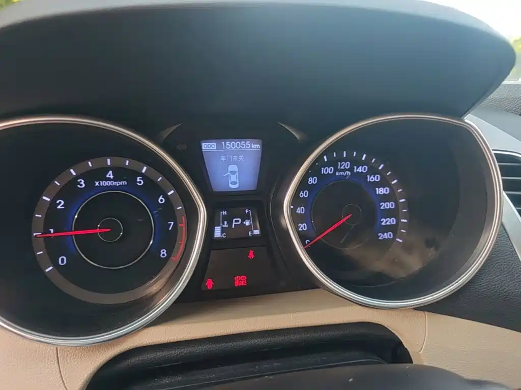 Hyundai Elantra Langdong — миниатюра 12