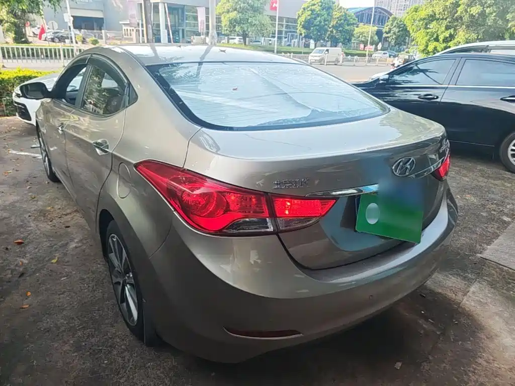Hyundai Elantra Langdong — миниатюра 5