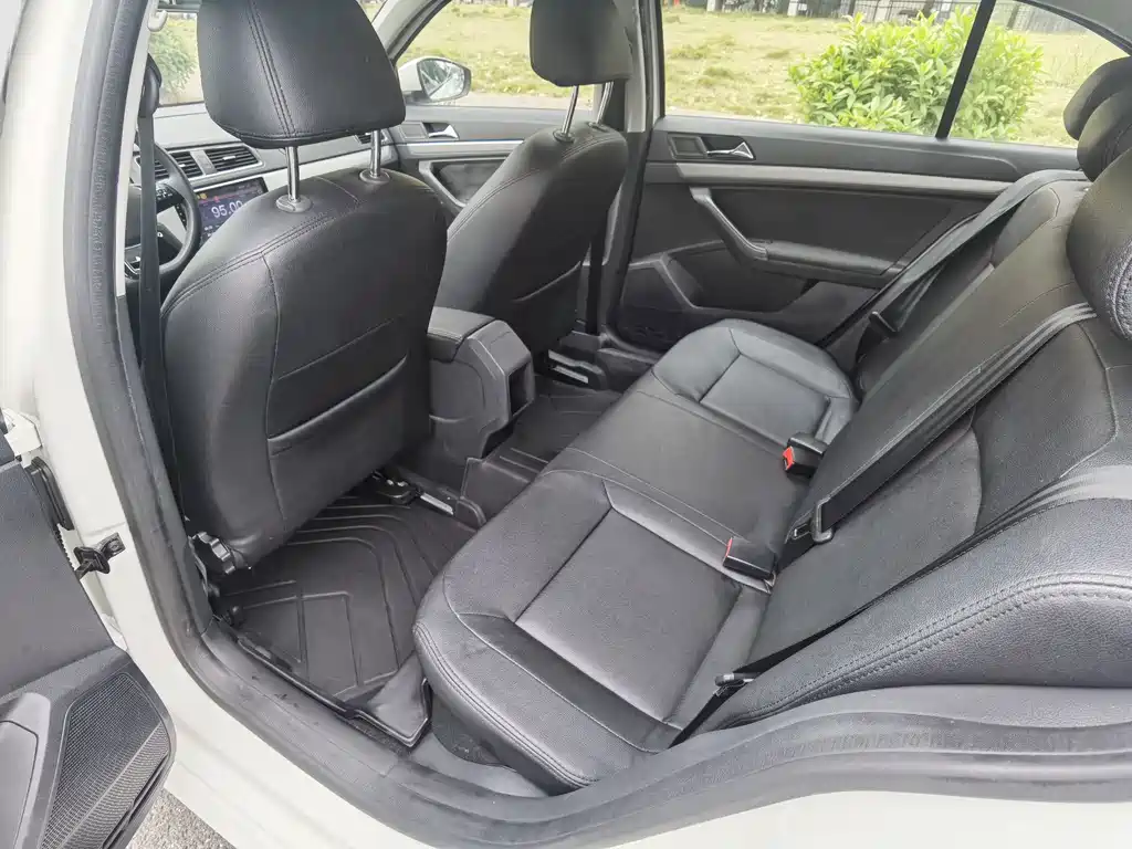 Volkswagen Lavida — миниатюра 9