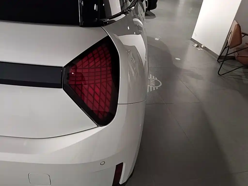 MINI MINI COOPER EV — миниатюра 8