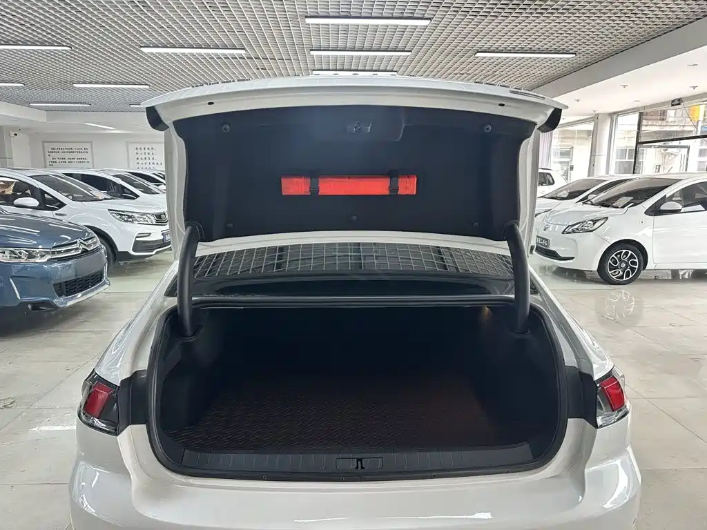 Peugeot 508 — миниатюра 10