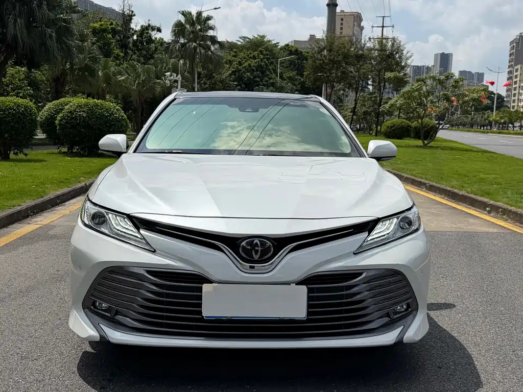 Toyota Camry — миниатюра 2
