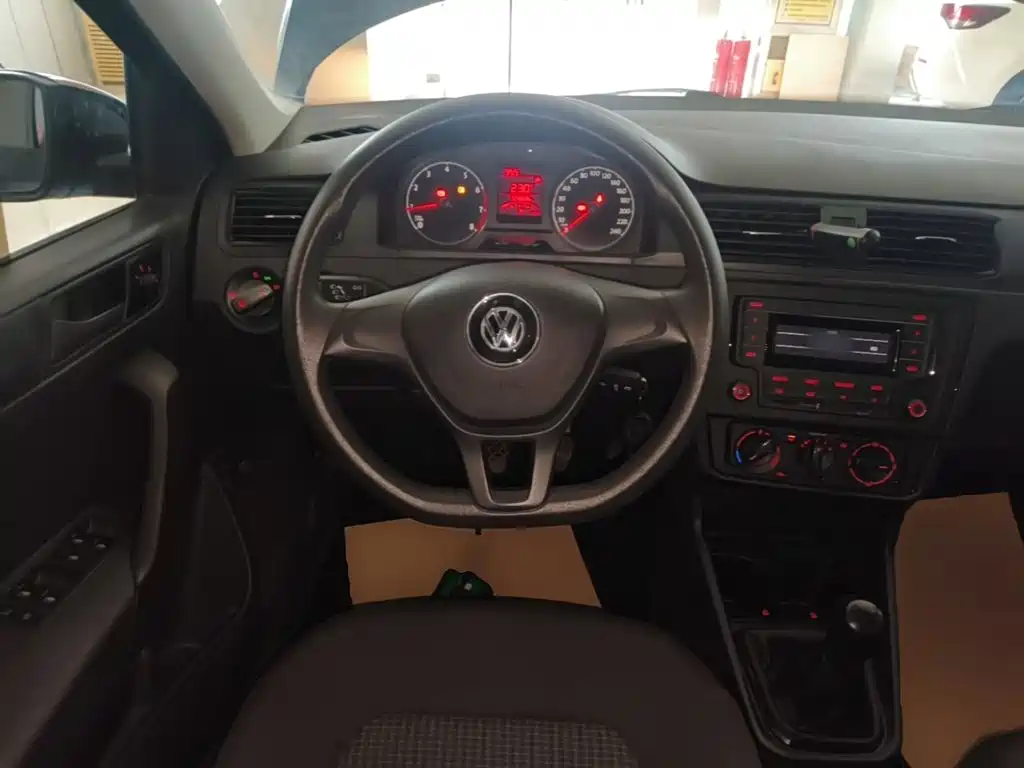 Volkswagen Santana — миниатюра 11