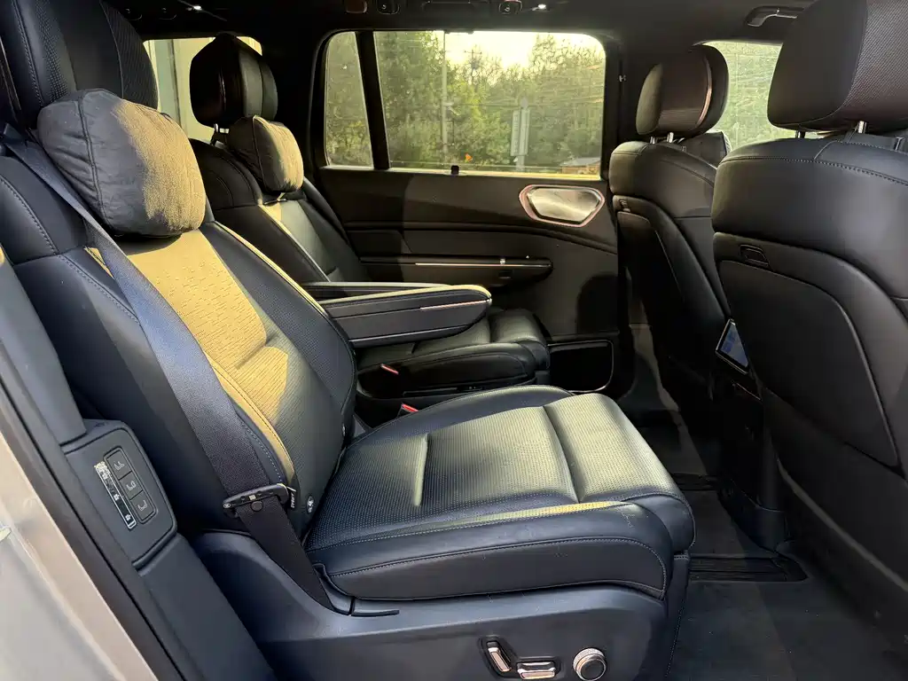 Lynk & Co 900 2025 2.0T Ultra 6 мест