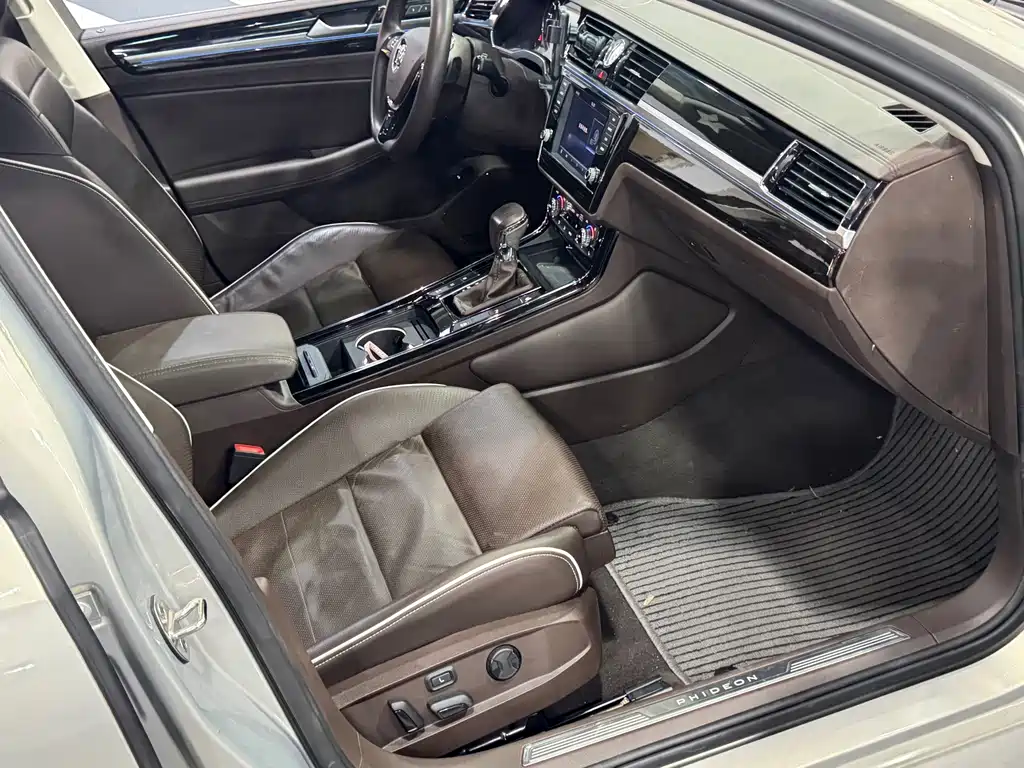 Volkswagen Phideon — миниатюра 8