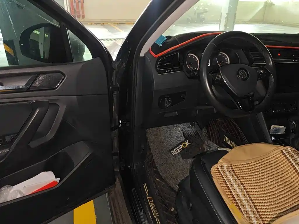 Volkswagen Tiguan L — миниатюра 17