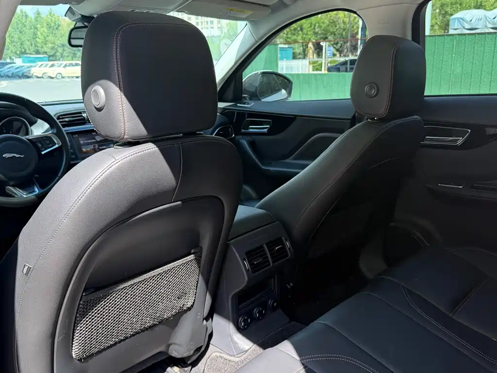 Jaguar F-PACE — миниатюра 10