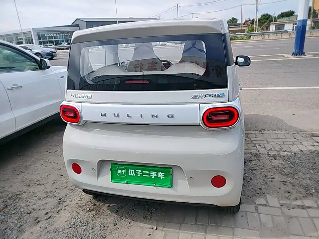 Wuling MINIEV — миниатюра 6