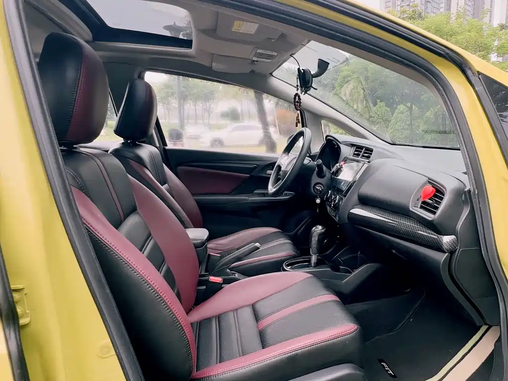 Honda Fit — миниатюра 7