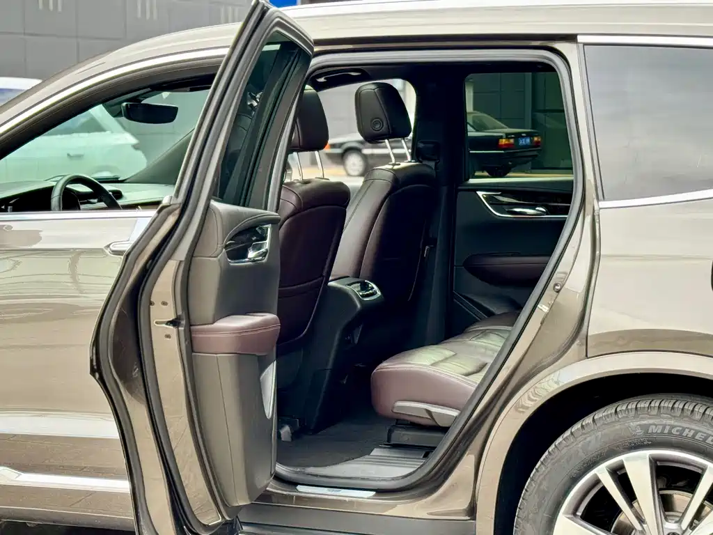 Cadillac XT6 — миниатюра 6