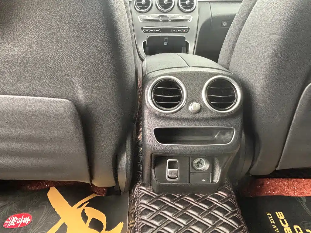 Mercedes-Benz C-Class — миниатюра 14