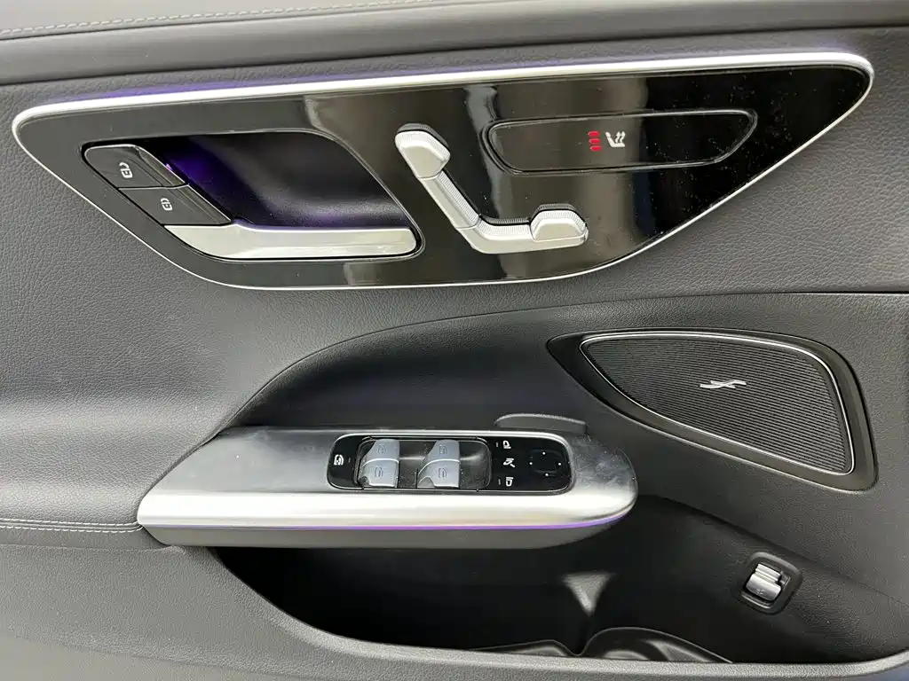 Mercedes-Benz C-Class — миниатюра 16