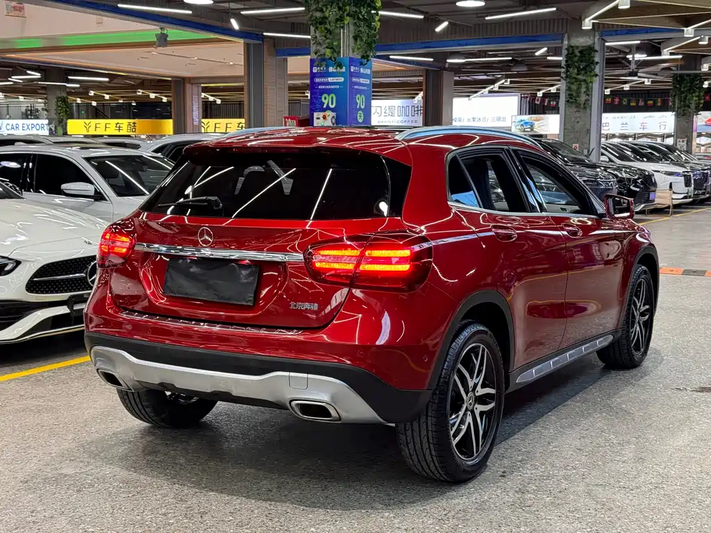 Mercedes-Benz GLA 2018 GLA 200 Fashion