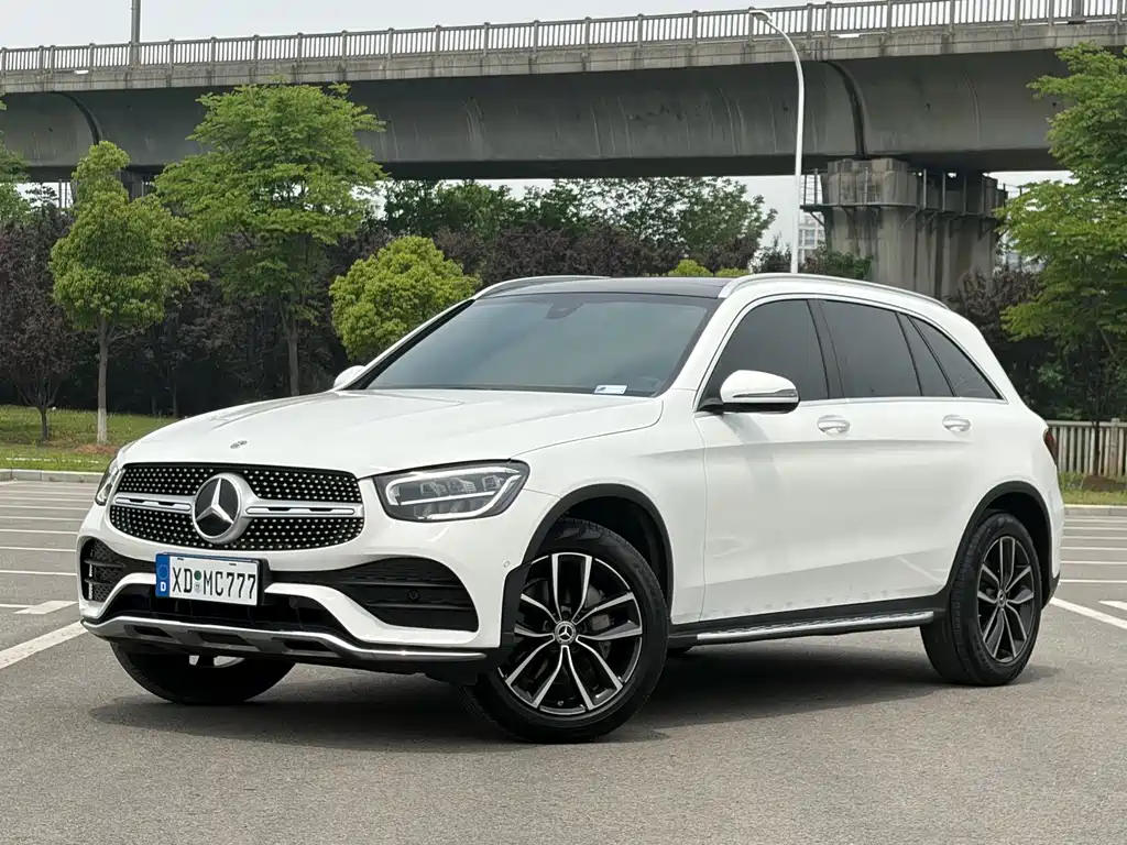 Купить Mercedes-Benz GLC