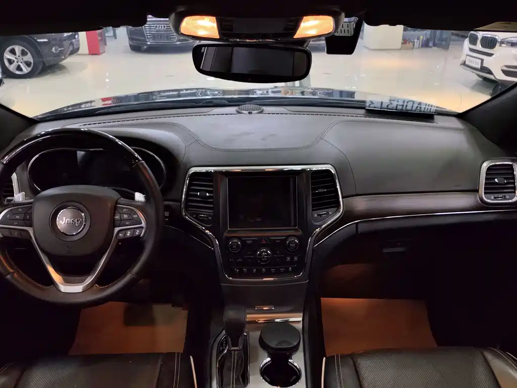 Jeep Grand Cherokee (Import) — миниатюра 7