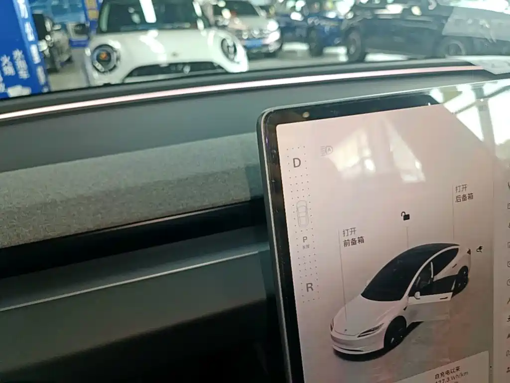 Tesla Model 3 — миниатюра 14
