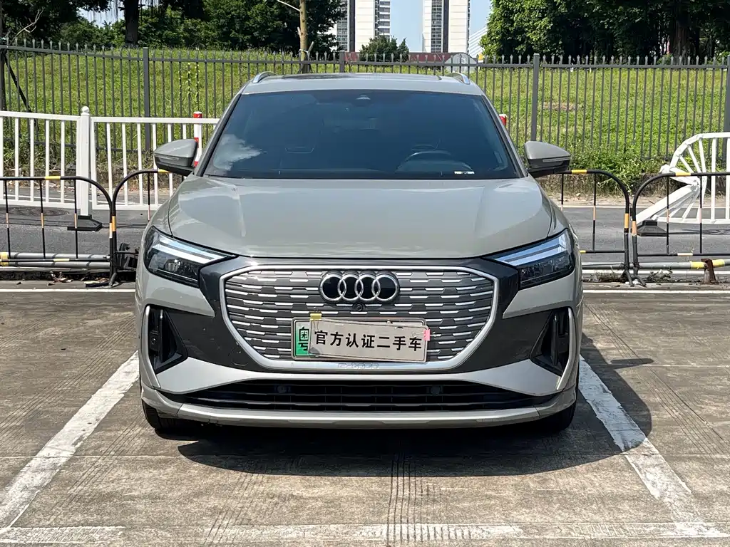 Audi Q4 e-tron — миниатюра 2
