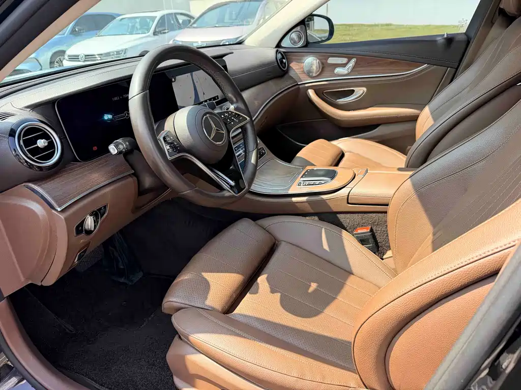 Mercedes-Benz E-Class — миниатюра 4