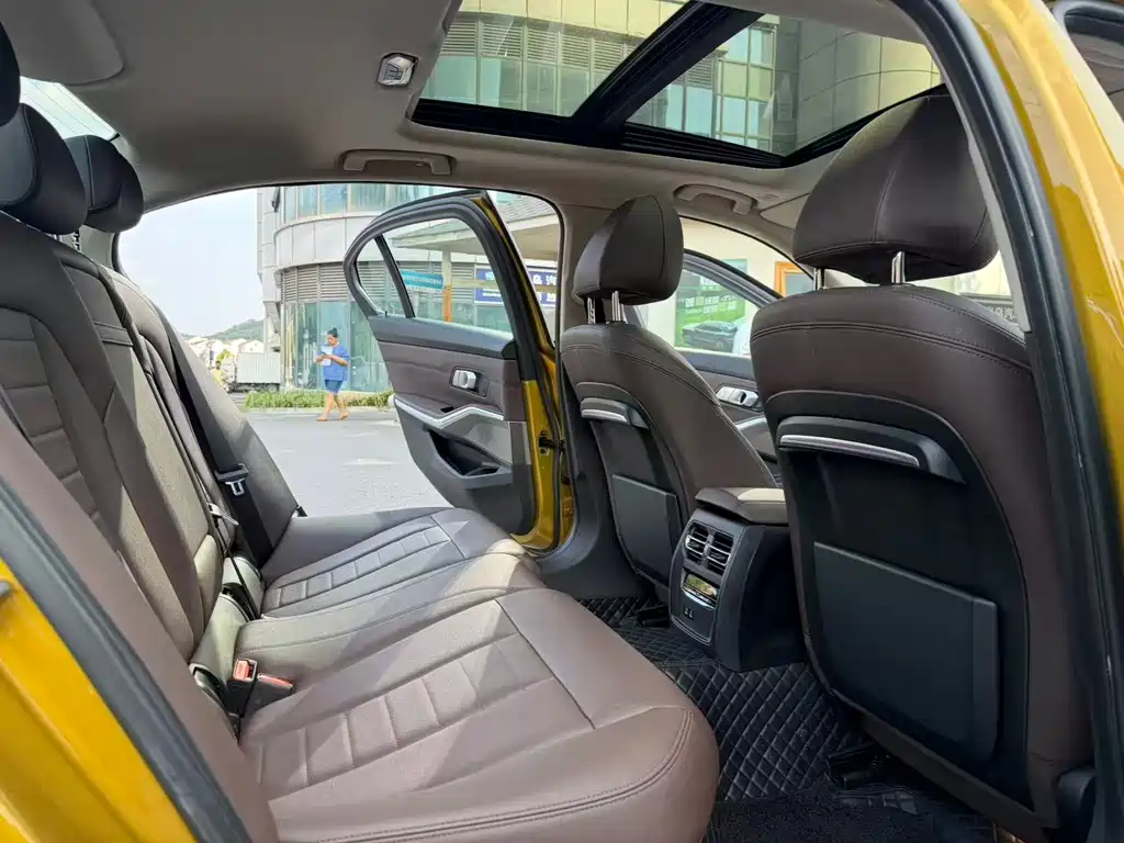 BMW 3 Series — миниатюра 11