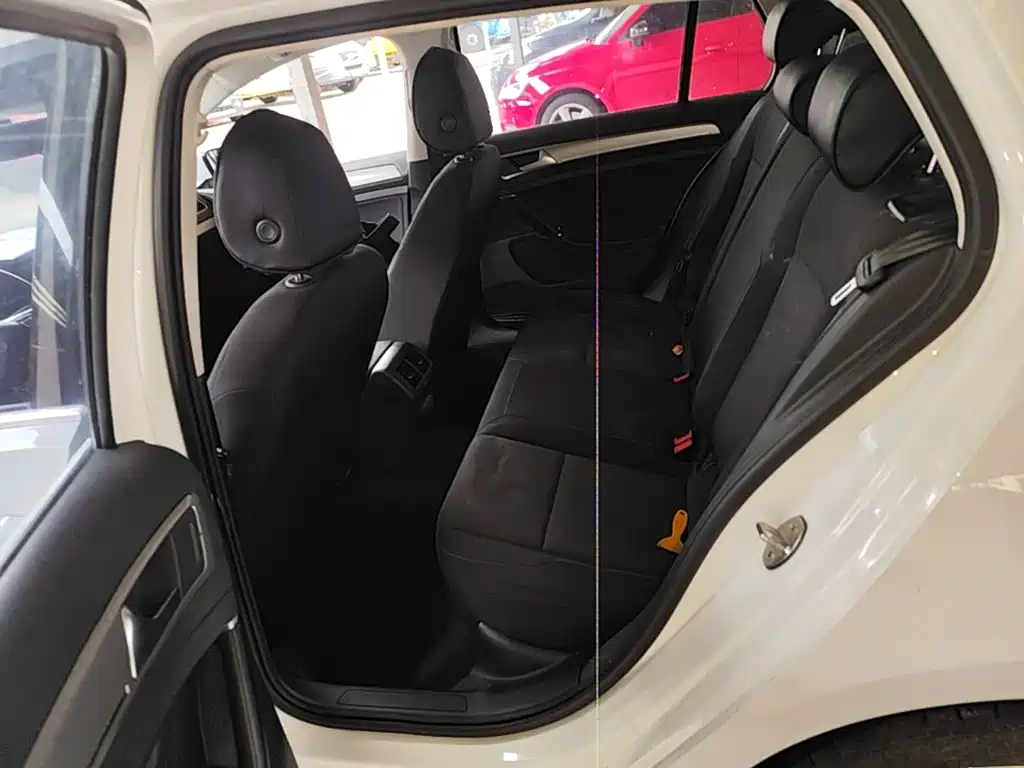 Volkswagen Golf — миниатюра 17