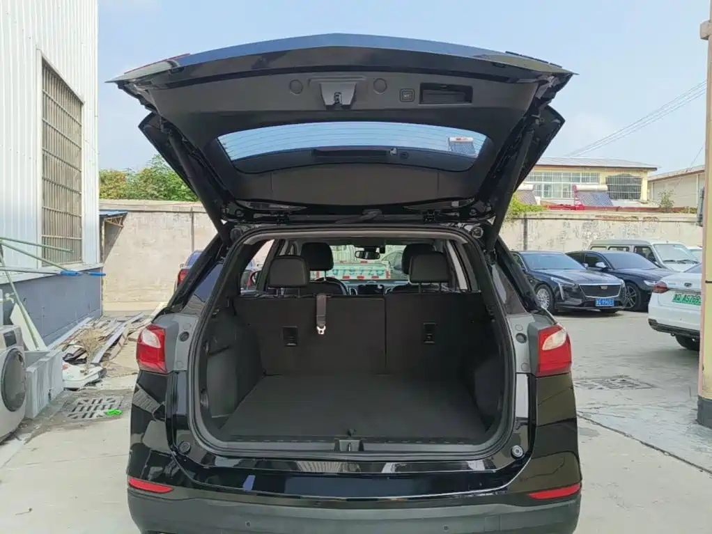 Chevrolet Equinox — миниатюра 19