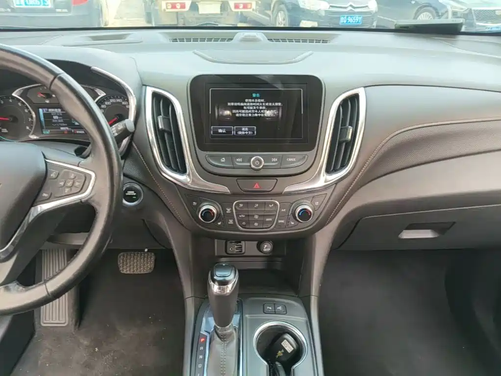 Chevrolet Equinox — миниатюра 13