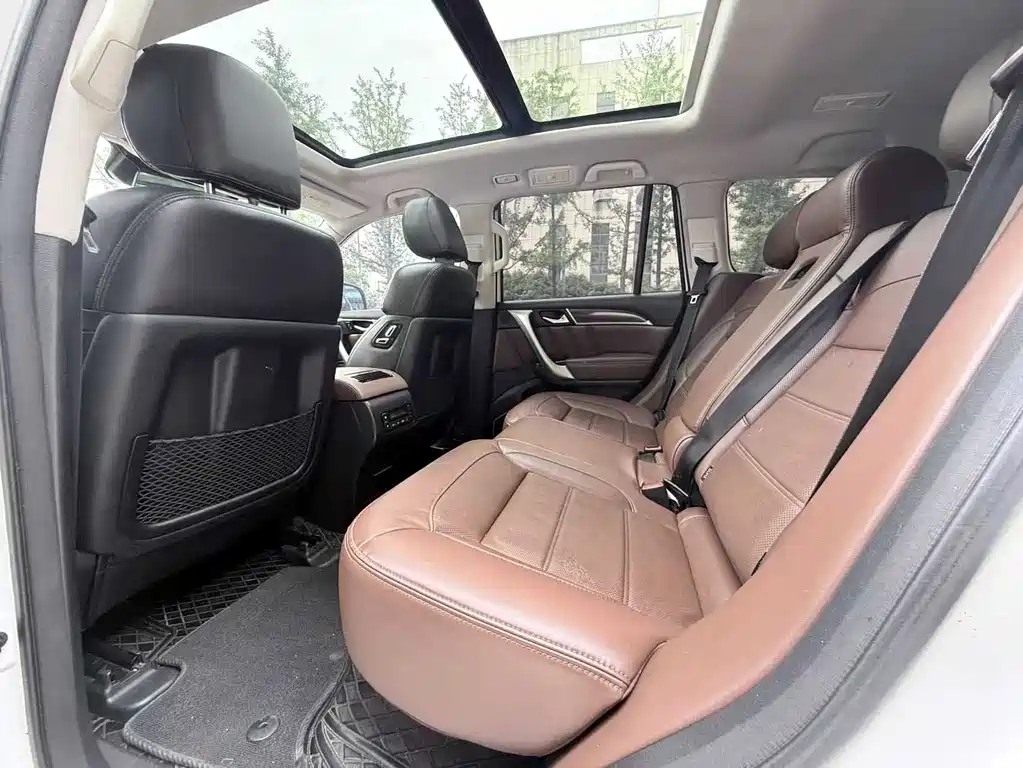 Haval H9 2017 2.0T Premium 5 мест