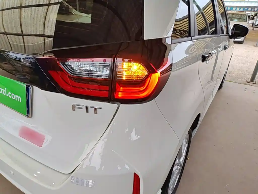 Honda Fit — миниатюра 8